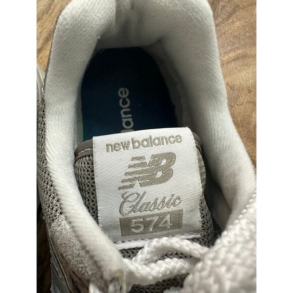 New Balance Women's Gray White 574 Core Lace Up Fashion Sneakers Size 6 - Picture 5 of 9